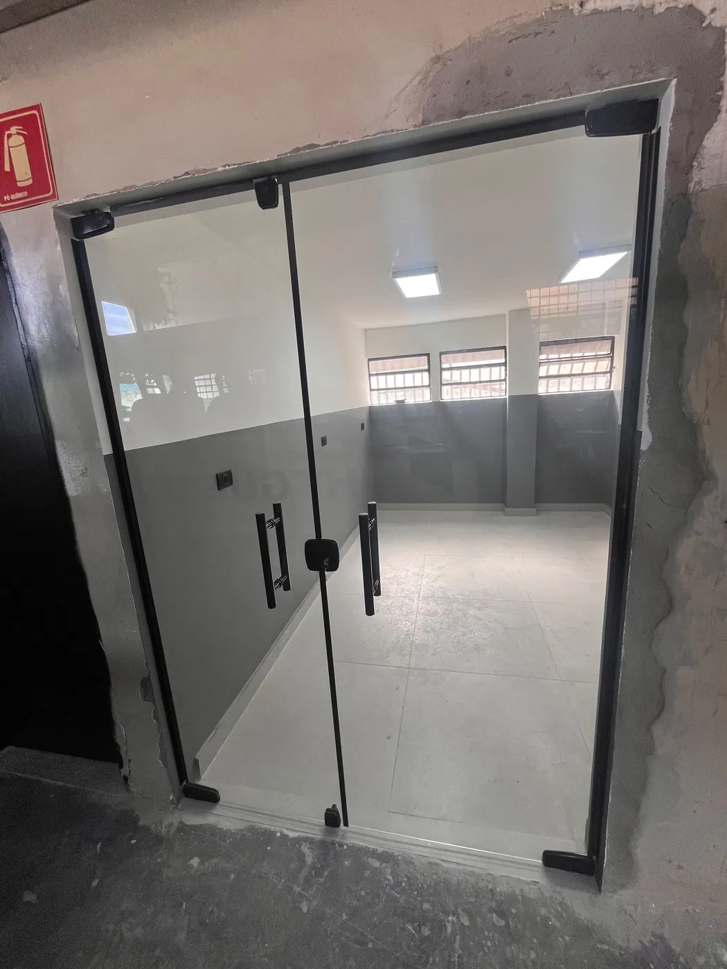Porta pivotante